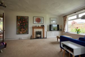 Sitting Room (1)- click for photo gallery